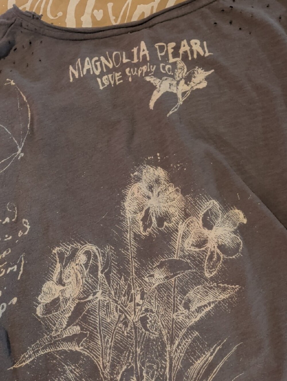 Magnolia Pearl Charcoal Tee with Pink & Orange Floral Cat Graphic - Picture 6 of 9